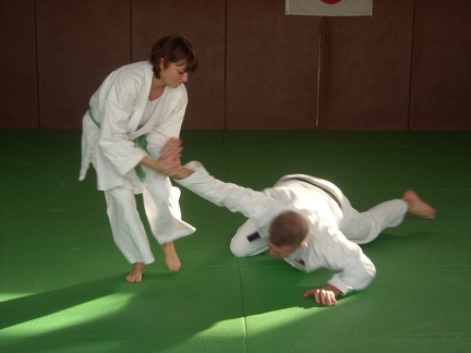 decouverte-karate-feminin-2012-23 31254717854 o