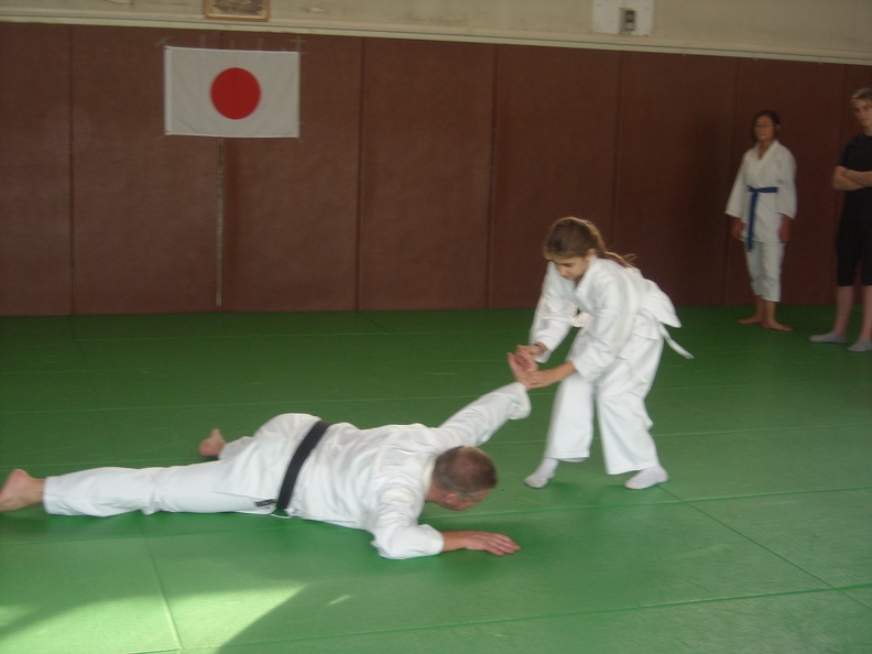decouverte-karate-feminin-2012-17_32057039276_o.jpg
