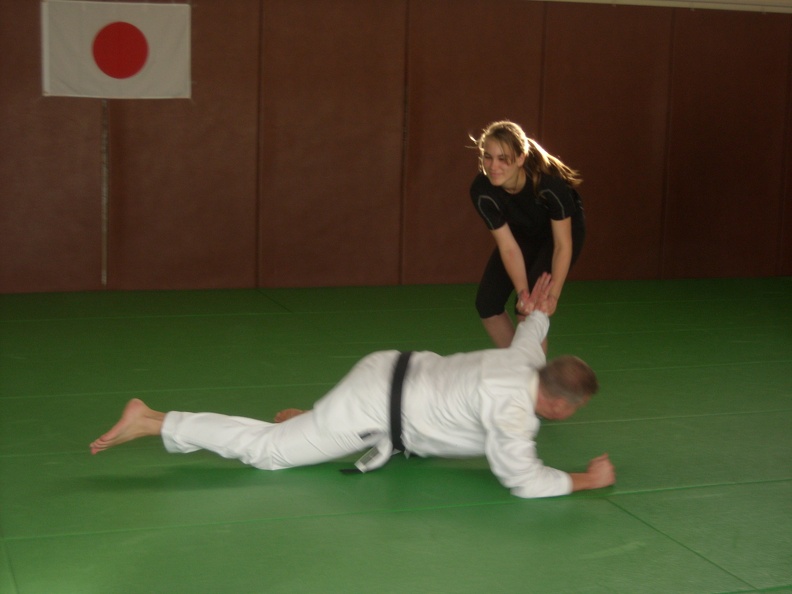 decouverte-karate-feminin-2012-19_31285638583_o.jpg