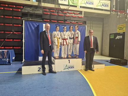 Podium-1